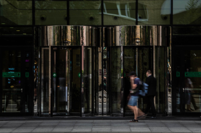 Юрист Русяев: уволить сотрудника без выплат невозможно даже за нарушение