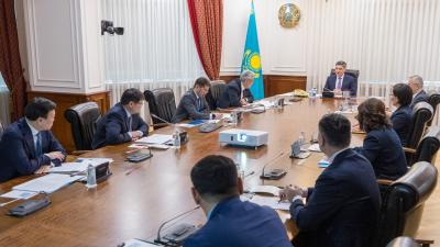Олжас Бектенов провел совещание по вопросам соцподдержки населения