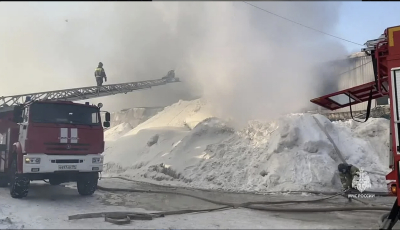 В Казани ликвидировали открытое горение на 3 тыс. &laquo;квадратов&raquo; склада косметики