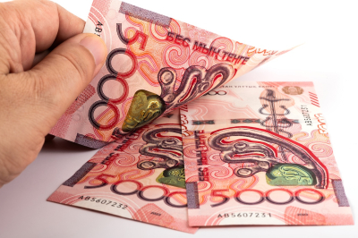 Тенге укрепился на фоне глобального оптимизма и ожиданий по ставкам