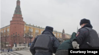 В Москве по запросу Узбекистана задержали каракалпакского активиста, прилетевшего в Россию просить убежища