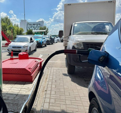 Эксперт Булатов рассказал, как обезопасить авто от плохого бензина