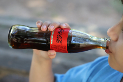 Кровавая рвота: любовь к коле довела подростка до госпитализации