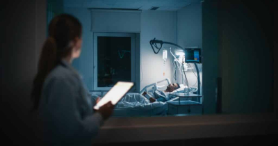В Кокшетау пациентов после инсульта таскают по лестницам больницы