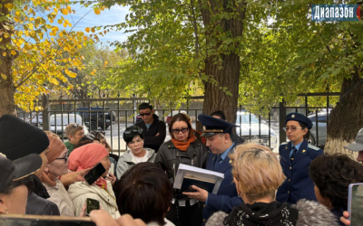 В Актобе целительницу, которую судили за мошенничество, выпустили на свободу в зале суда