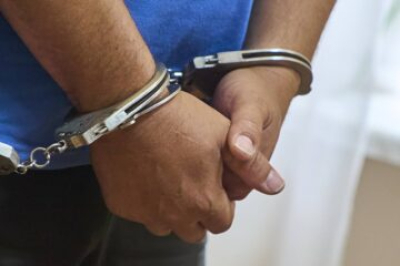 Жителя Челнов арестовали за уничтожение праздничных флагов 26/03/2026 &ndash; Новости