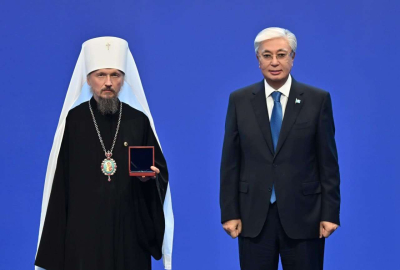 Токаев наградил духовных лидеров за развитие межрелигиозного диалога