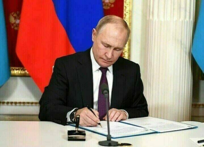 Путин присвоил космонавту Кириллу Пескову звание Героя России