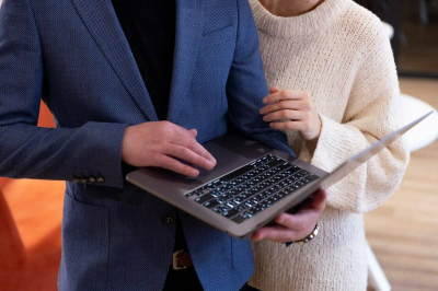 Мужчины готовились к 8 Марта активнее, чем женщины к 23 Февраля