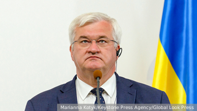 В Черном море подорвалось шедшее на Украину судно с углем