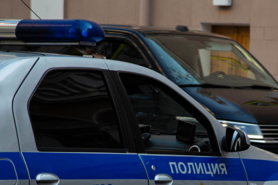 В ХМАО проверяют грузовик со знаком радиационной опасности