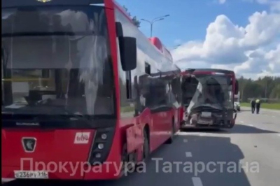 В ДТП с автобусами на Горьковском шоссе в Казани пострадали 16 человек &mdash; в том числе и дети