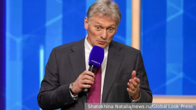 Летевший в Екатеринбург лайнер прервал полет из-за сработавшего индикатора шасси