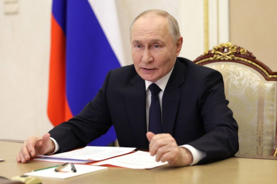 Путин обсудил с членами Совбеза укрепление основ конституционного строя