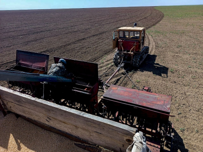 Более тысячи СХТП подали заявки на раннее финансирование посевной
