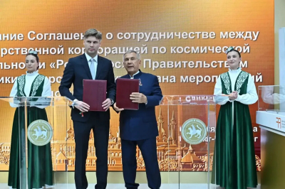 Минниханов на ПМЭФ подписал соглашение о сотрудничестве РТ с &laquo;Роскосмосом&raquo;
