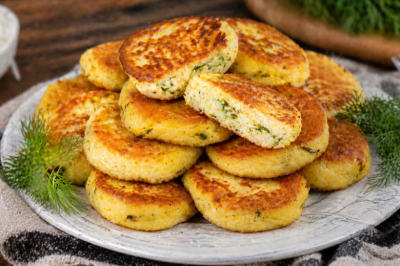 Неожиданно и вкусно: ленивые пирожки из картошки и творога &mdash; через 20 минут на столе гора вкуснятины