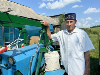 Мәмәширдән оста куллы Камил Гәрәев: &laquo;Кырык ел элек ясаган тракторым әле дә эшкә яраклы&raquo;