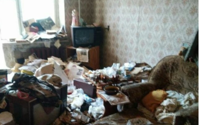 Соседка несет мусор в квартиру, а страдает весь дом. Совет юриста