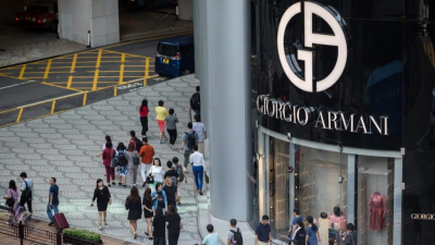 Годовая выручка Armani снизилась на фоне замедления роста в индустрии роскоши