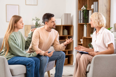 Бывшие, игнор, навязывание вины: психолог об острых вопросах про отношения